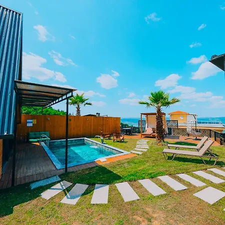 Bungorise Garden Hot Pool And Big Garden 木屋