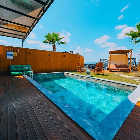 Bungorise Garden Hot Pool And Big Garden 木屋 萨潘贾