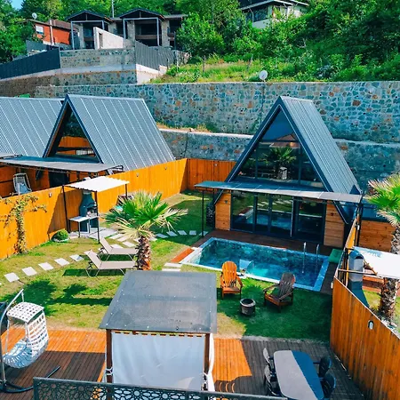 Bungorise Garden Hot Pool And Big Garden 木屋 萨潘贾